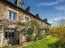 Maison en pierre de 252 m² – 8 pièces – Vue imprenable, cadre bucolique et calme absolu ! HOCQUIGNY 
