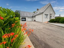  Superbe pavillon de 146 m² habitables sur un terrain arboré de 1334 m² – Le Neufbourg