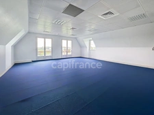 ISIGNY LE BUAT à vendre  Entrepots et Bureaux  de 800 m² sur 5556 m² de terrain