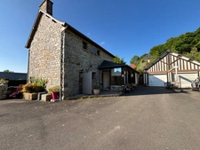 Mortain - House of 120 m² with independent gîte of 58 m² and land of 7,003 m² - The tranquility of the countryside with the advantages of the city
