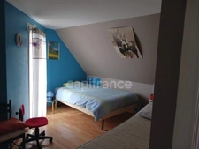  Superbe pavillon de 146 m² habitables sur un terrain arboré de 1334 m² – Le Neufbourg