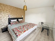 Maison de ville de 106,9 M² avec bel espace de vie, 3 chambres, terrasse et véranda au cœur de Granville !