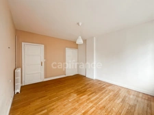 Appartement 118 m² : vaste séjour de 32 m², 3 chambres, cave, grenier et garage en plein centre de VIRE (14)