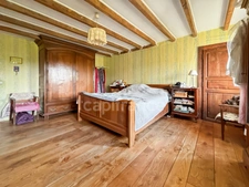 Maison en pierre de 252 m² – 8 pièces – Vue imprenable, cadre bucolique et calme absolu ! HOCQUIGNY 
