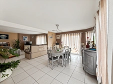  Superbe pavillon de 146 m² habitables sur un terrain arboré de 1334 m² – Le Neufbourg