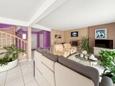  Superbe pavillon de 146 m² habitables sur un terrain arboré de 1334 m² – Le Neufbourg