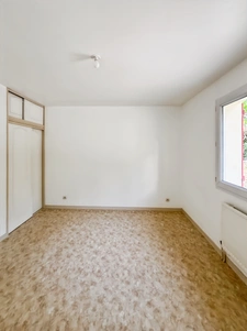Aux portes du Mans, pavillon sur sous-sol de 100 m² avec 3 chambres sur terrain de 2 226 m²