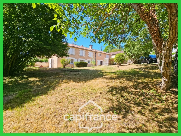 Maison 249 m², à vendre 8 pièces MIGNE AUXANCES (86), environnement et secteur de qualité.