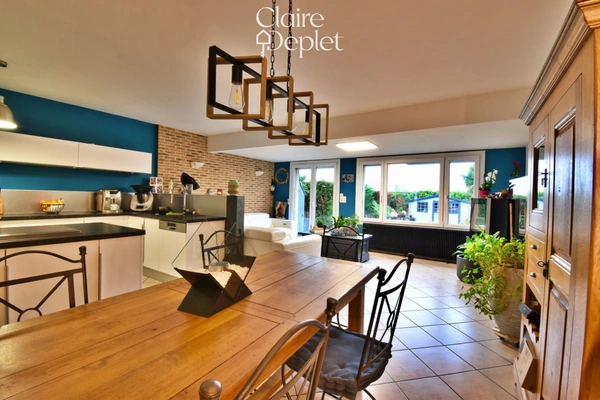 Maison 4 chambres + jardin et stationnement