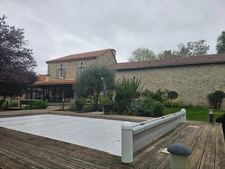 Maison de caractère de 153m2 en pierre avec piscine à VAUNAC (24)