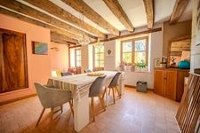 Maison en pierre de charme à SAUMUR 49400 - 4 chambres-Jardin-Garage - 5mn du centre ville - Terrefort 