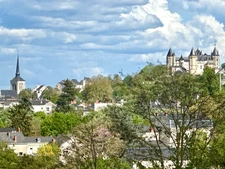 Maison à vendre à Saumur-Bagneux - 4 chambres - Vue dégagée - 222 m² - construction 2006 - Parcelle de 659m²