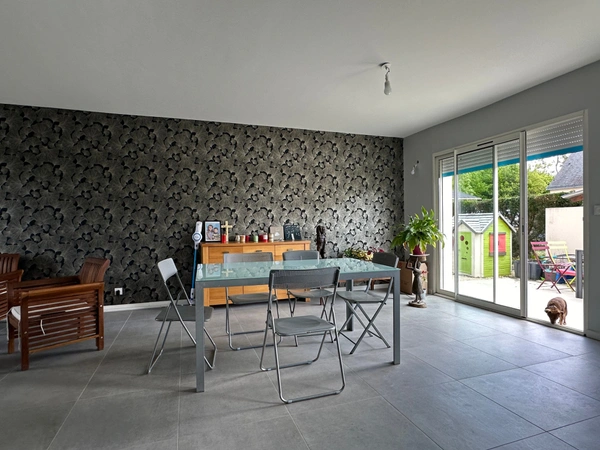 Maison à vendre de 4 chambres, 115m² de 2005 pièces VIVY (49680)