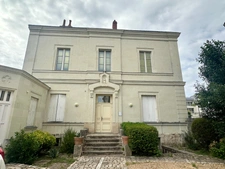 Dpt Maine et Loire (49), à louer un bureau avec une place de parking sécurisé.