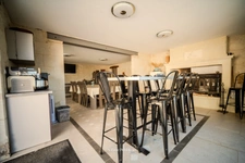 Propriete à vendre de 20 pièces à Saint-Nicolas-de-Bourgueil - ensemble de 457m² - Piscine interieure- vie de plain-pied