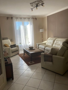 A vendre pavillon familial de plain-pied avec jardin à Distré 49400