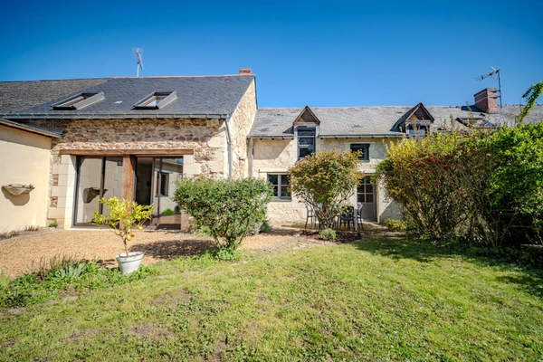 Maison en pierre de charme à SAUMUR 49400 - 4 chambres-Jardin-Garage - 5mn du centre ville - Terrefort 