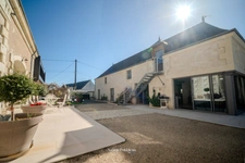 Propriete à vendre de 20 pièces à Saint-Nicolas-de-Bourgueil - ensemble de 457m² - Piscine interieure- vie de plain-pied