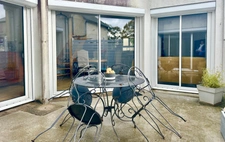 Appartement ou maison RDC 3 chambres, 3 terrasses - proche de des commerces et gare