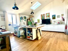 House for sale in Saumur Entre-les-Ponts, 198 m² living space - outdoor area - urban swimming pool