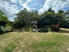 MAISON A VENDRE A SAUMUR - 5 CHAMBRES - 2 GARAGES - MAGNIFIQUE JARDIN ARBORE - 1100m² - PROXIMITE GARE ET COMMERCES
