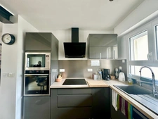 Appartement ou maison RDC 3 chambres, 3 terrasses - proche de des commerces et gare