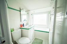 House for sale in Saumur Entre-les-Ponts, 198 m² living space - outdoor area - urban swimming pool