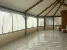Maison à vendre 6 pièces - 3 chambres à Saumur,secteur Bagneux, vie de plein-pied avec véranda, sous-sol, jardin 