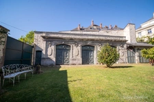 Exceptionnel au coeur de Saumur et des bords de loire une demeure de 375 m² - dépendances - Garages - jardin -1439m² 