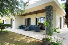 Propriete d'exception à vendre à SAUMUR (49400)  Panorama d'exception sur le château et la Loire - 328m² - 2278m²-piscine