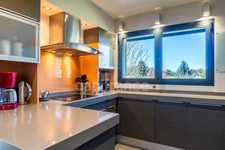 Contemporary property of 228 m² on a fenced plot of 2989 m² with swimming pool, 10 minutes from Saumur and 40 minutes from Angers 