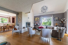 Propriete d'exception à vendre à SAUMUR (49400)  Panorama d'exception sur le château et la Loire - 328m² - 2278m²-piscine