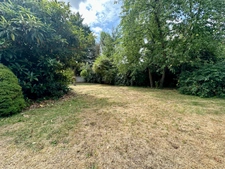 MAISON A VENDRE A SAUMUR - 5 CHAMBRES - 2 GARAGES - MAGNIFIQUE JARDIN ARBORE - 1100m² - PROXIMITE GARE ET COMMERCES