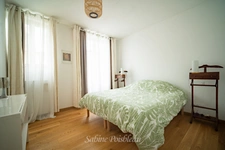 House for sale in Saumur Entre-les-Ponts, 198 m² living space - outdoor area - urban swimming pool