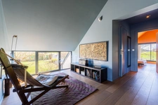 Contemporary property of 228 m² on a fenced plot of 2989 m² with swimming pool, 10 minutes from Saumur and 40 minutes from Angers 