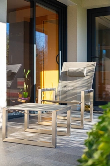 Contemporary property of 228 m² on a fenced plot of 2989 m² with swimming pool, 10 minutes from Saumur and 40 minutes from Angers 