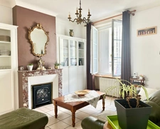 MAISON A VENDRE A SAUMUR - 5 CHAMBRES - 2 GARAGES - MAGNIFIQUE JARDIN ARBORE - 1100m² - PROXIMITE GARE ET COMMERCES