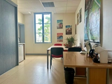 Dpt Maine et Loire (49), à louer un bureau avec une place de parking sécurisé.
