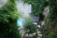 House for sale in Saumur Entre-les-Ponts, 198 m² living space - outdoor area - urban swimming pool