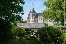 Propriete d'exception à vendre à SAUMUR (49400)  Panorama d'exception sur le château et la Loire - 328m² - 2278m²-piscine