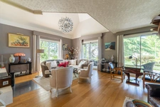 Propriete d'exception à vendre à SAUMUR (49400)  Panorama d'exception sur le château et la Loire - 328m² - 2278m²-piscine