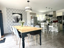 SAUMUR à 5mn en voiture du centre ville pavillon de plain-pied de 2016 classé A - 3 chambres - Jardin