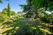 Propriete d'exception à vendre à SAUMUR (49400)  Panorama d'exception sur le château et la Loire - 328m² - 2278m²-piscine