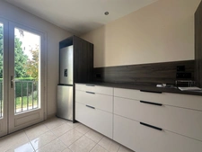Maison à vendre 6 pièces - 3 chambres à Saumur,secteur Bagneux, vie de plein-pied avec véranda, sous-sol, jardin 
