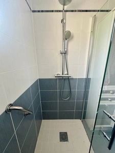 Maison à vendre 6 pièces - 3 chambres à Saumur,secteur Bagneux, vie de plein-pied avec véranda, sous-sol, jardin 