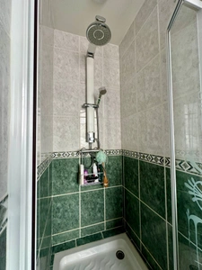 MAISON A VENDRE A SAUMUR - 5 CHAMBRES - 2 GARAGES - MAGNIFIQUE JARDIN ARBORE - 1100m² - PROXIMITE GARE ET COMMERCES