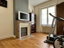 MAISON A VENDRE A SAUMUR - 5 CHAMBRES - 2 GARAGES - MAGNIFIQUE JARDIN ARBORE - 1100m² - PROXIMITE GARE ET COMMERCES