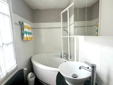 For sale - Saumur town centre (49400) - Tuffeau stone house - 5 bedrooms - Garden - 152 m²
