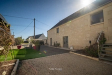 Propriete à vendre de 20 pièces à Saint-Nicolas-de-Bourgueil - ensemble de 457m² - Piscine interieure- vie de plain-pied