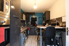 à vendre LONGVIC (21) appartement T4 72 m² avec grande terrasse et place de parking  